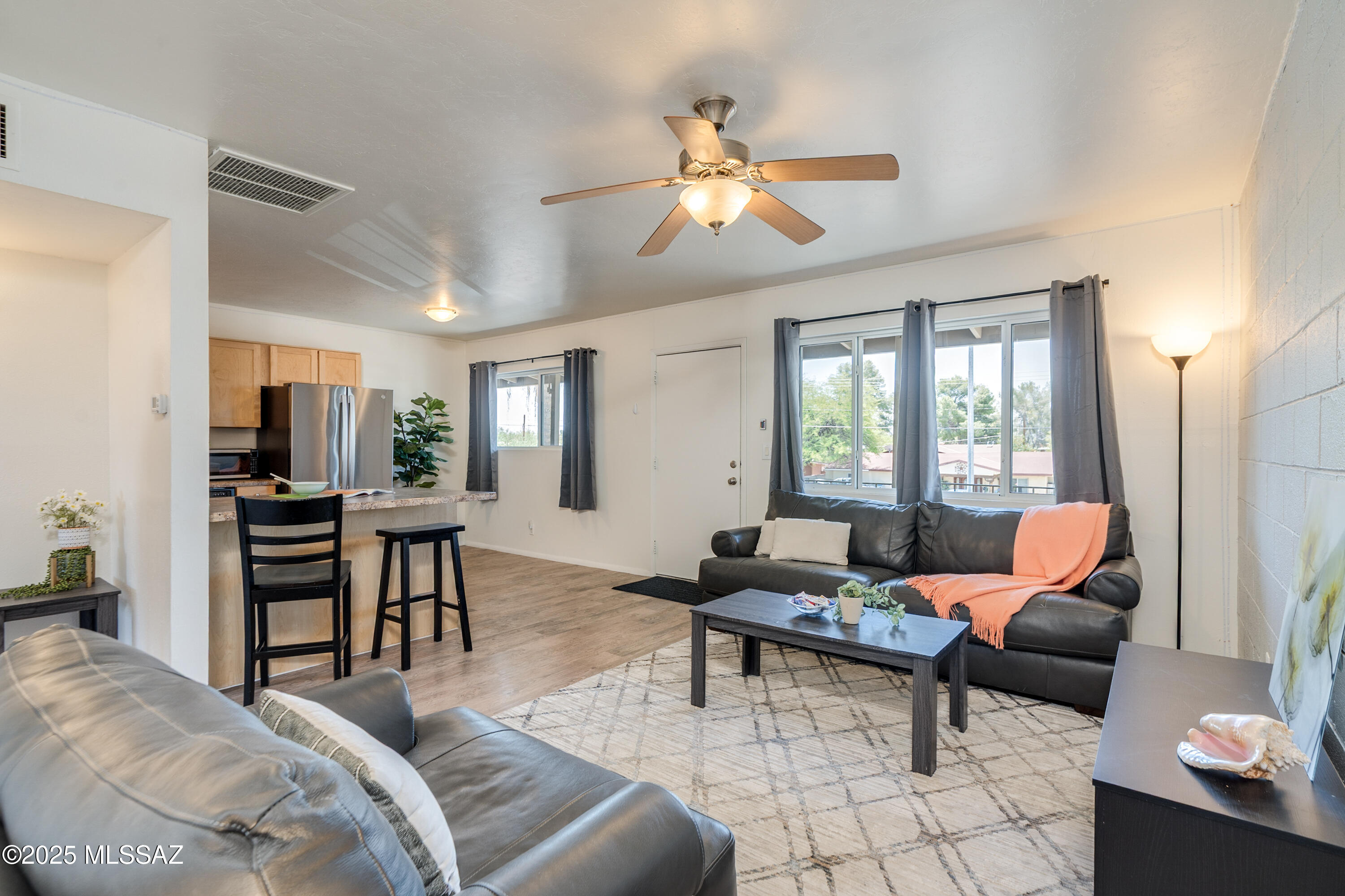 Property Photo:  2801 N Columbus Boulevard 9  AZ 85712 