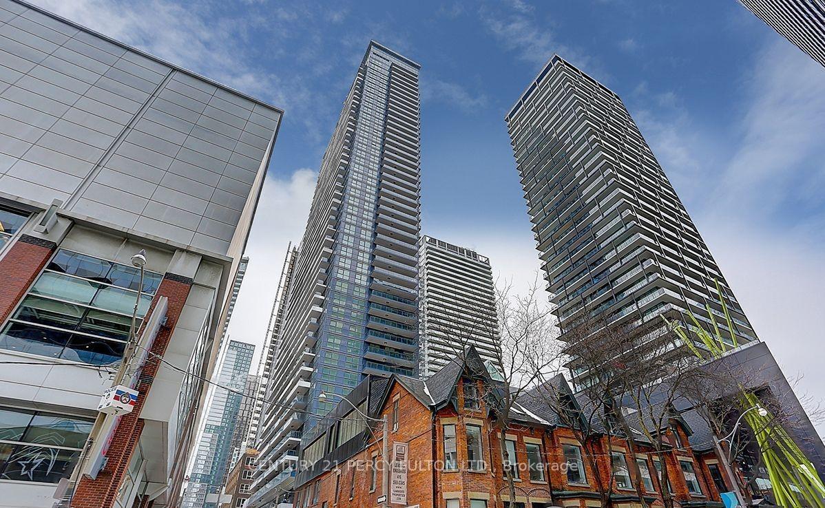 Photo de la propriété: 38 Widmer Street 4205 ON M5V 0P7