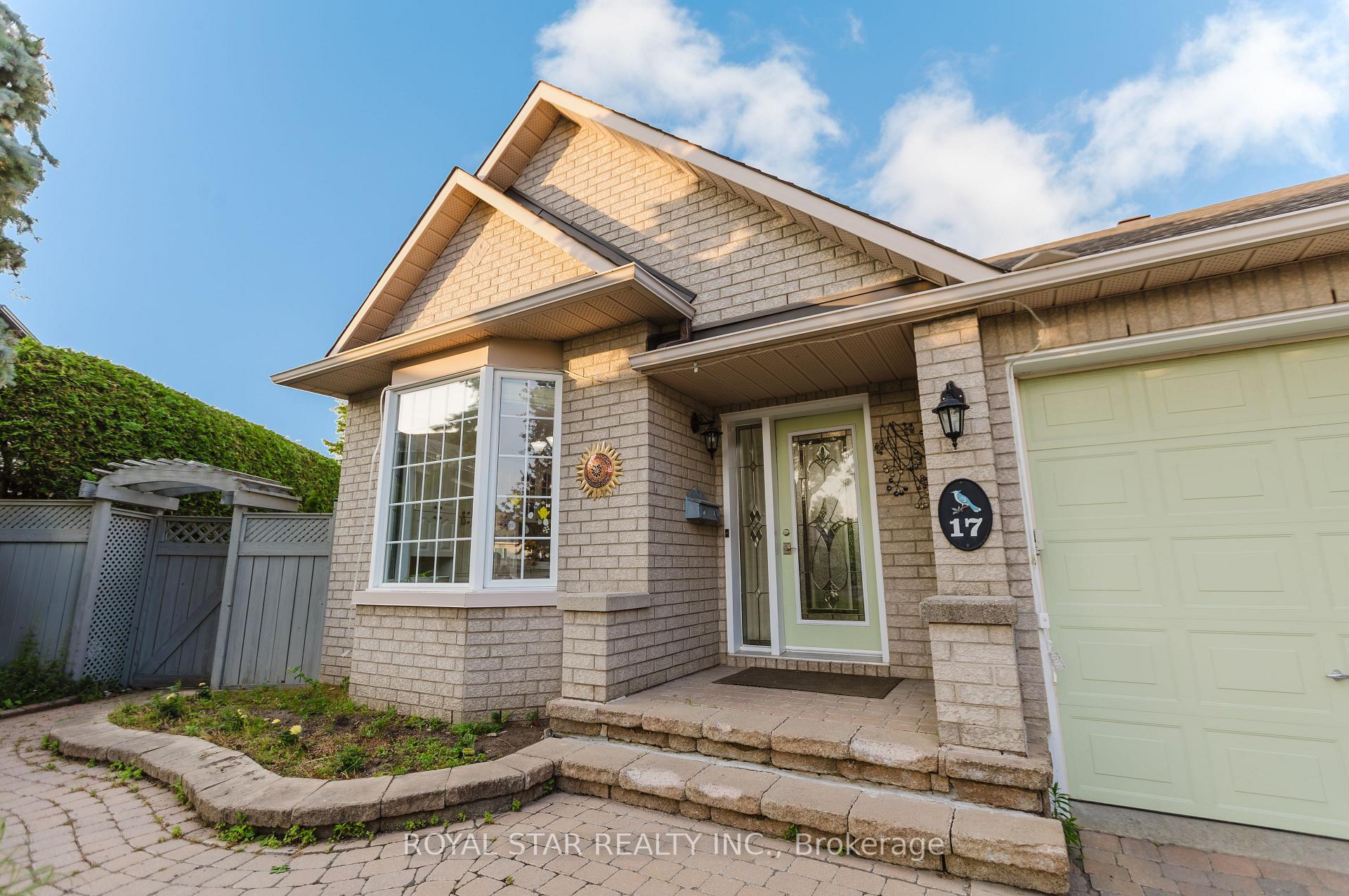 Property Photo: 17 Settler'S Ridge Way ON K2J 4V3