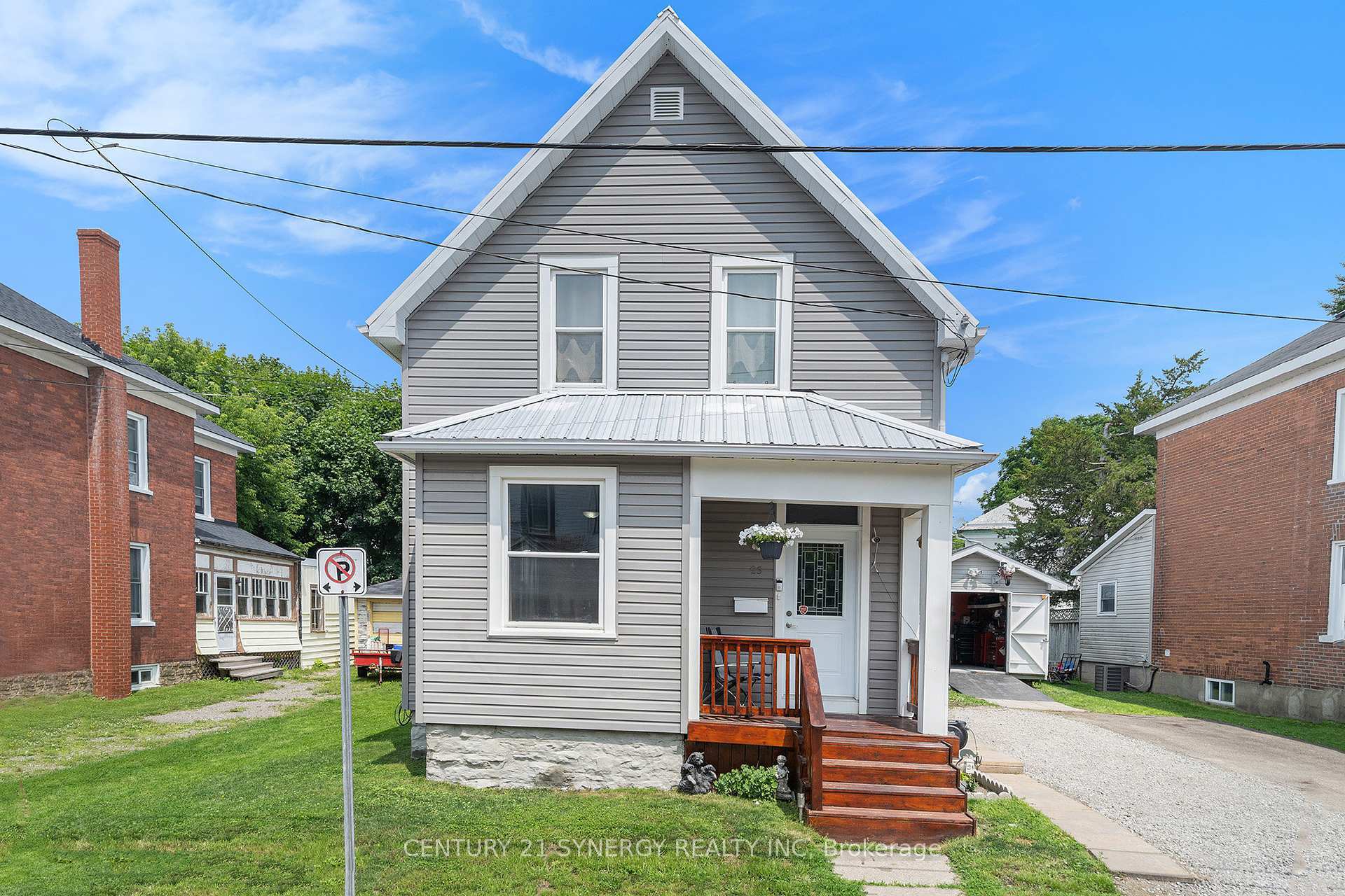 Property Photo: 25 Kensington Avenue ON K7A 2K6