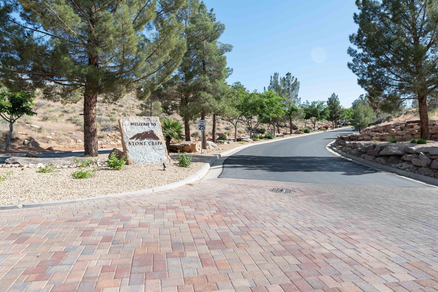 Property Photo: 1557 Stone Cliff Dr UT 84790