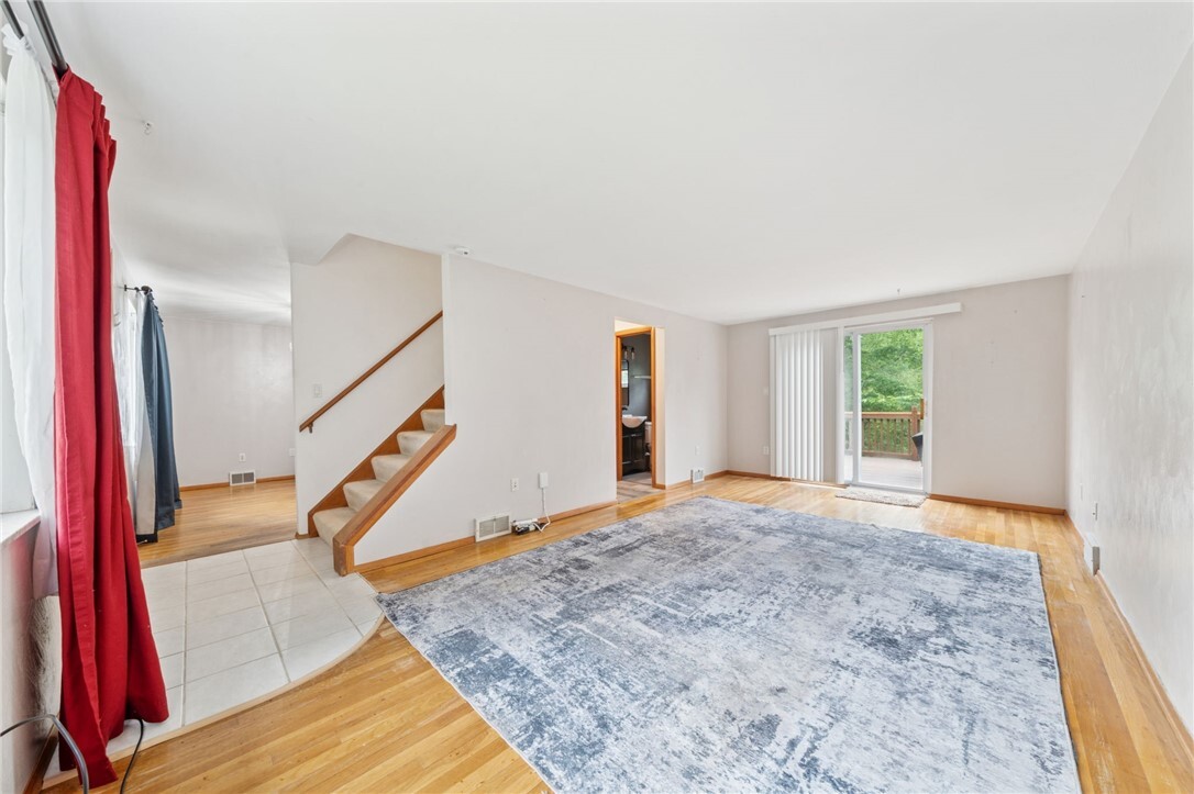 Property Photo: 1541 Sugarloaf PA 15239
