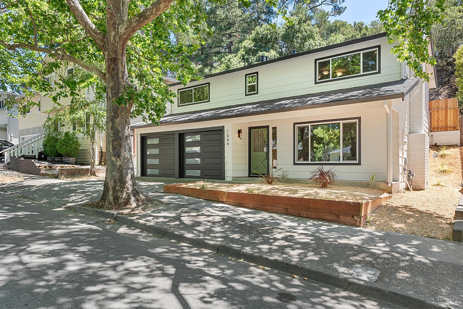 1044 W McNear Avenue  Petaluma CA 94952 photo