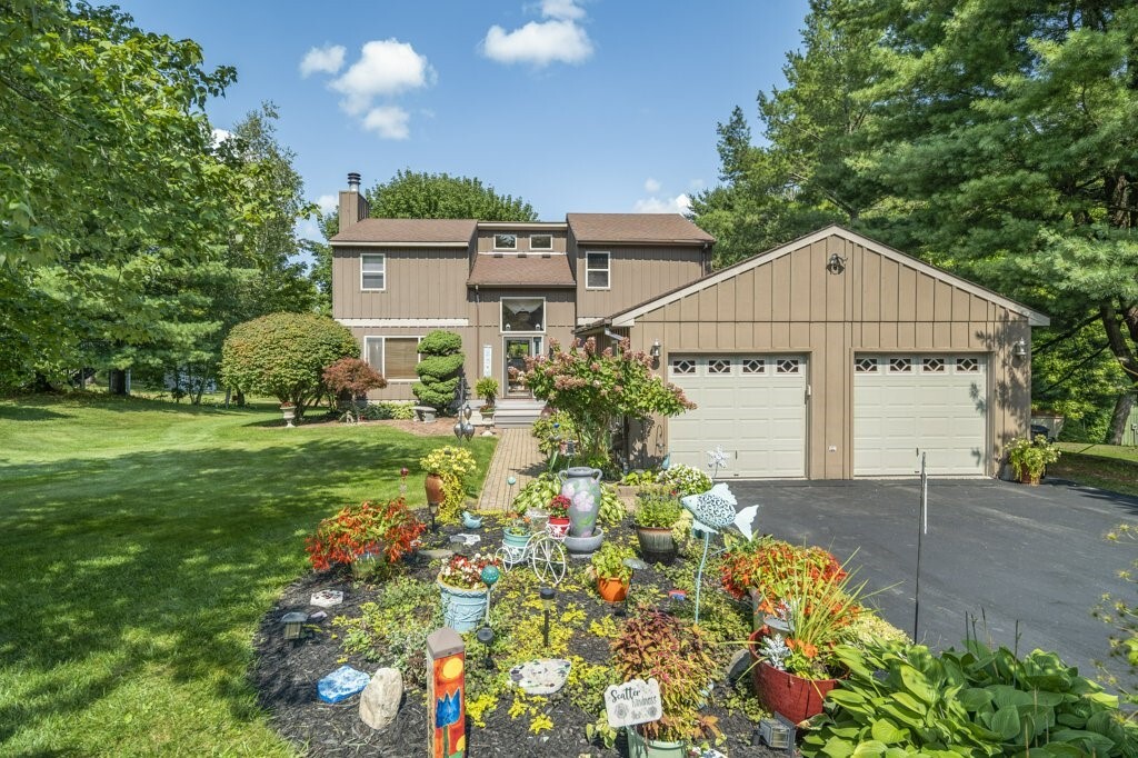 Property Photo: 20 Goodrich Way NY 13053