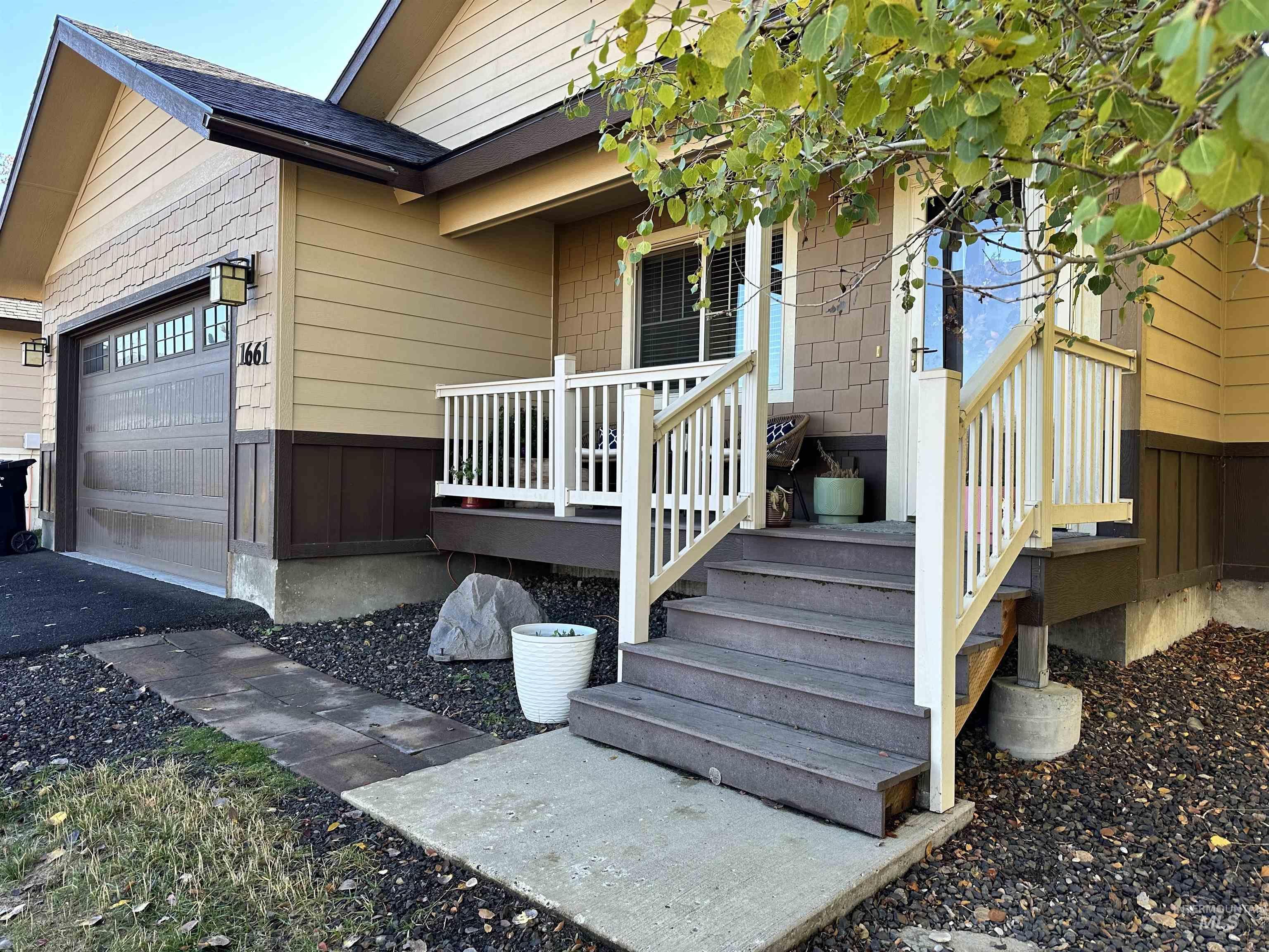 Property Photo: 1661 Ginney Way ID 83638