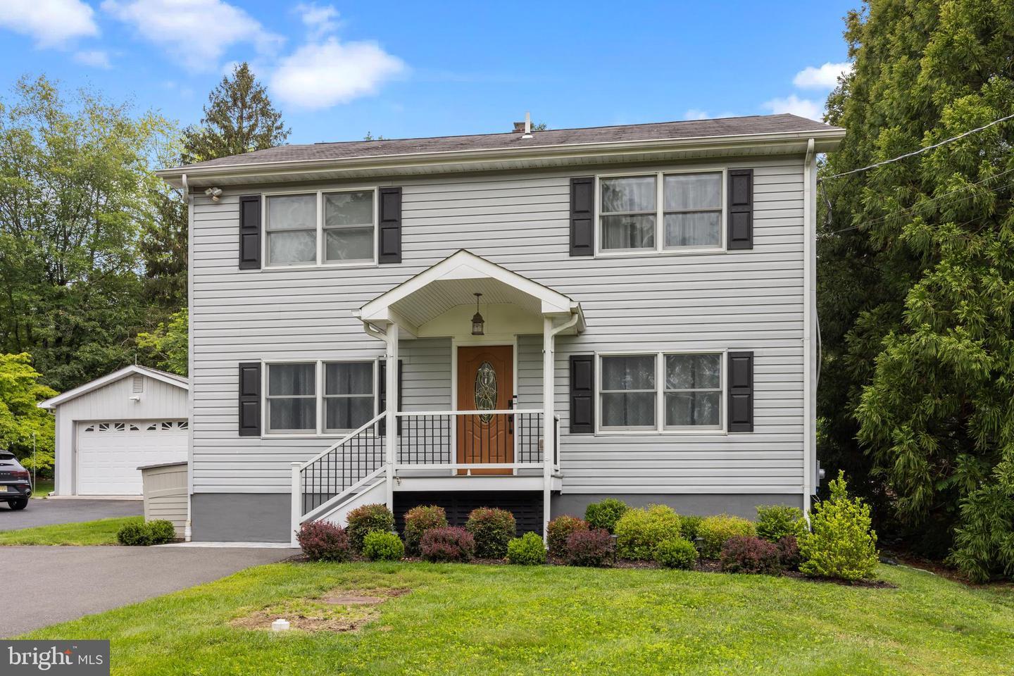 Property Photo: 11 Wildwood Way NJ 08560