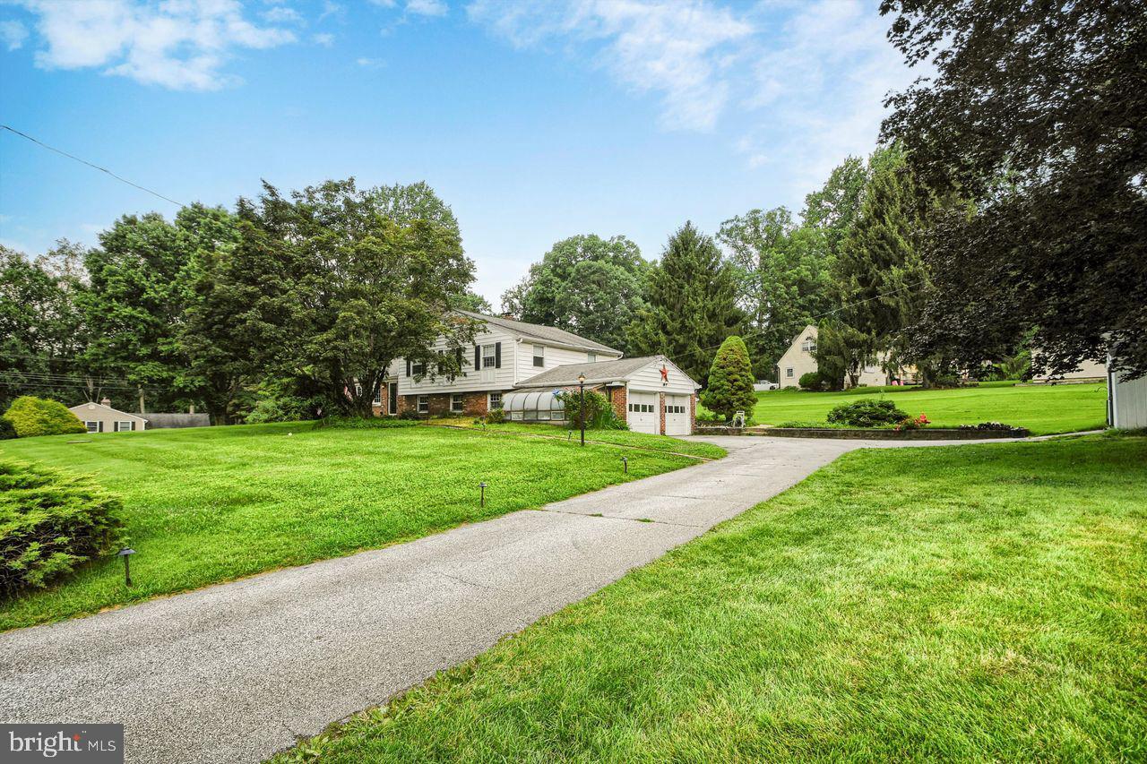 Property Photo: 401 Leslie Lane PA 19382