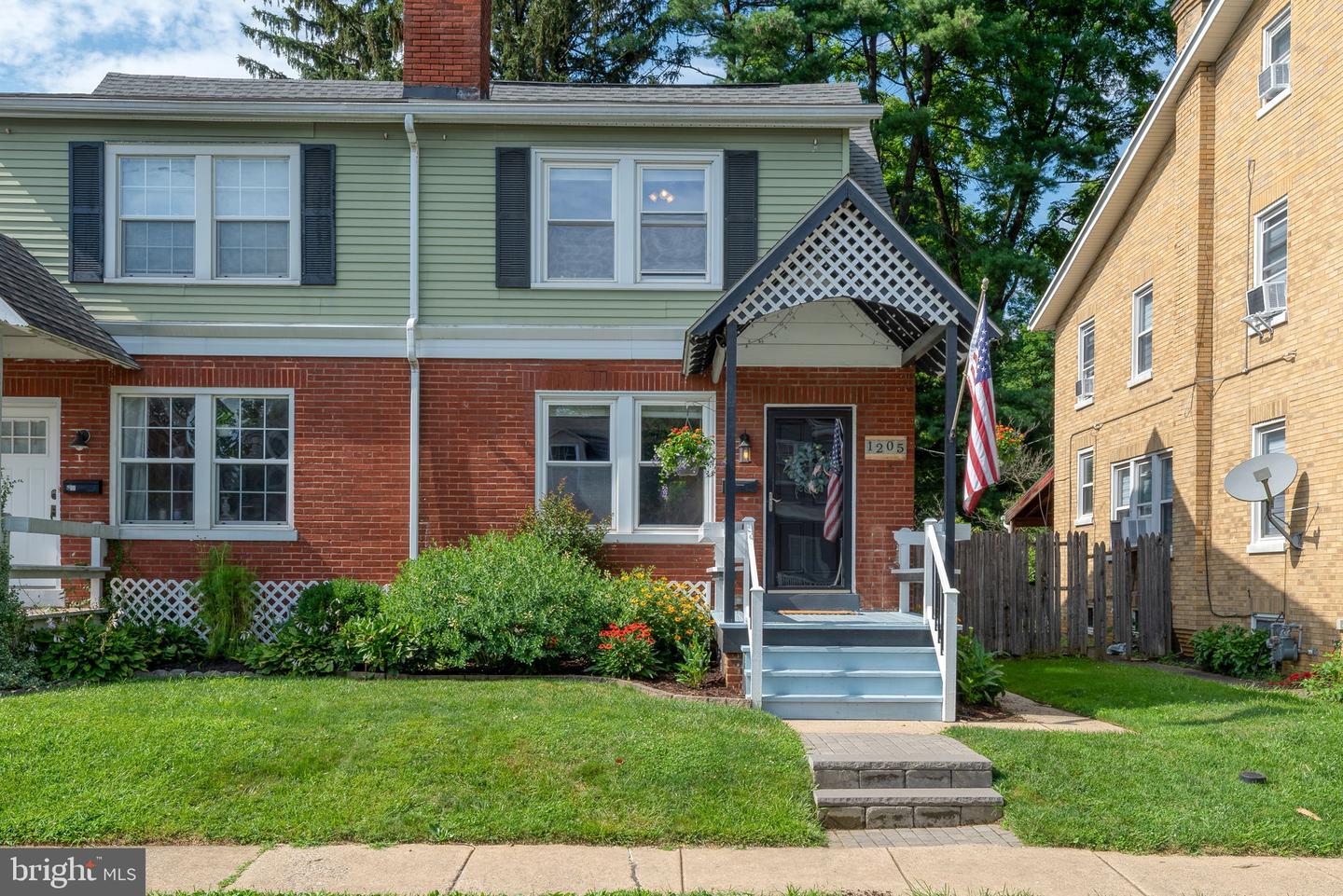 Property Photo: 1205 Elm Avenue PA 17603