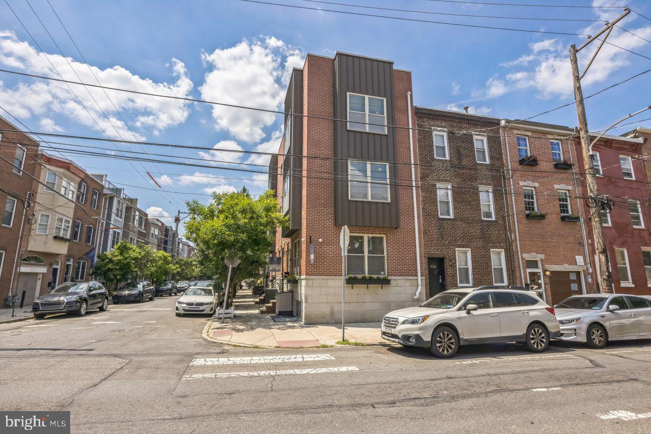 Property Photo: 2101 Carpenter Street A PA 19146