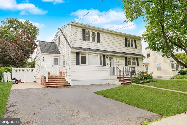 Property Photo:  45 Kenwood Terrace  NJ 08610 