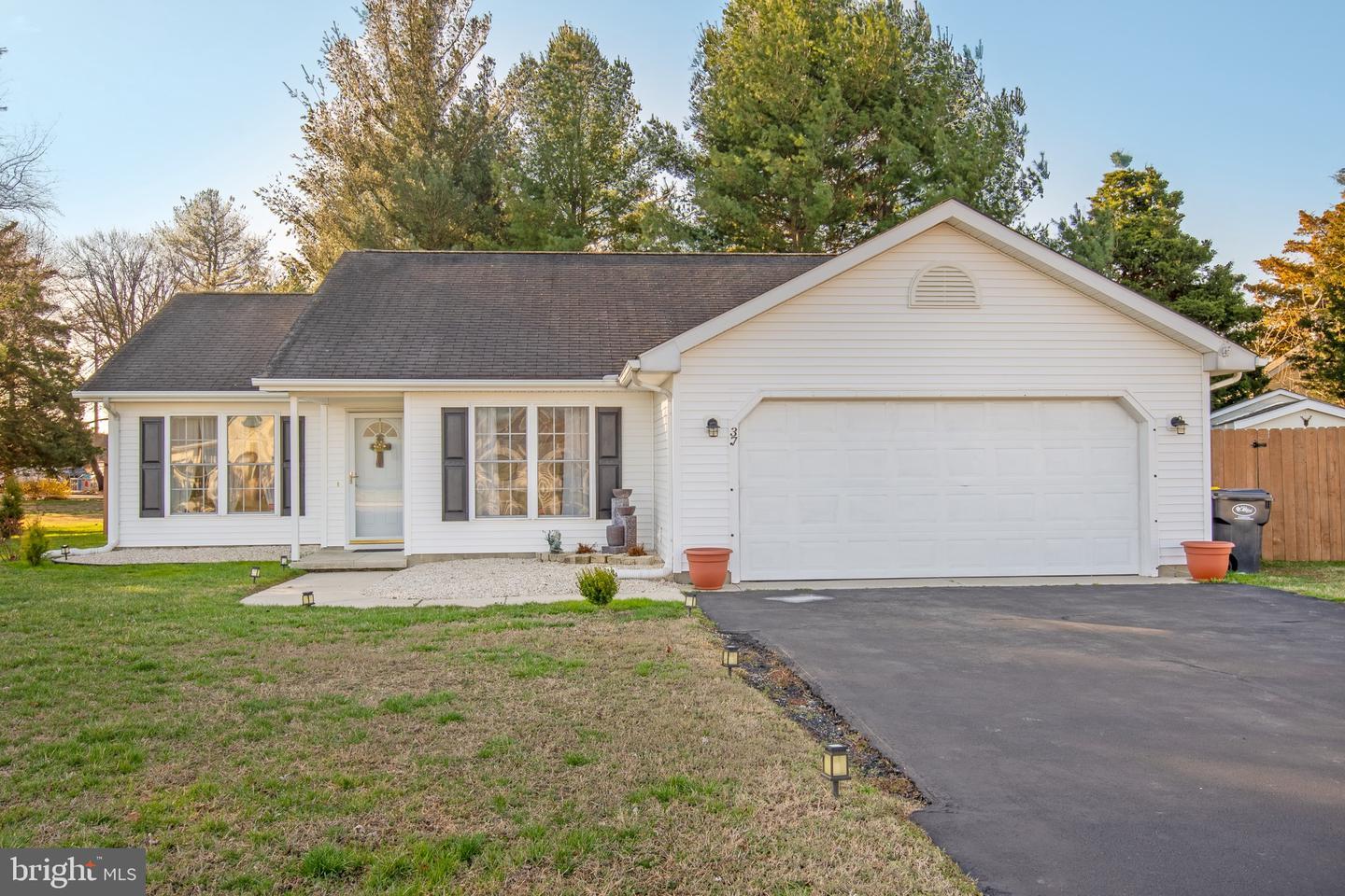 Property Photo: 37 General Torbert Drive DE 19963
