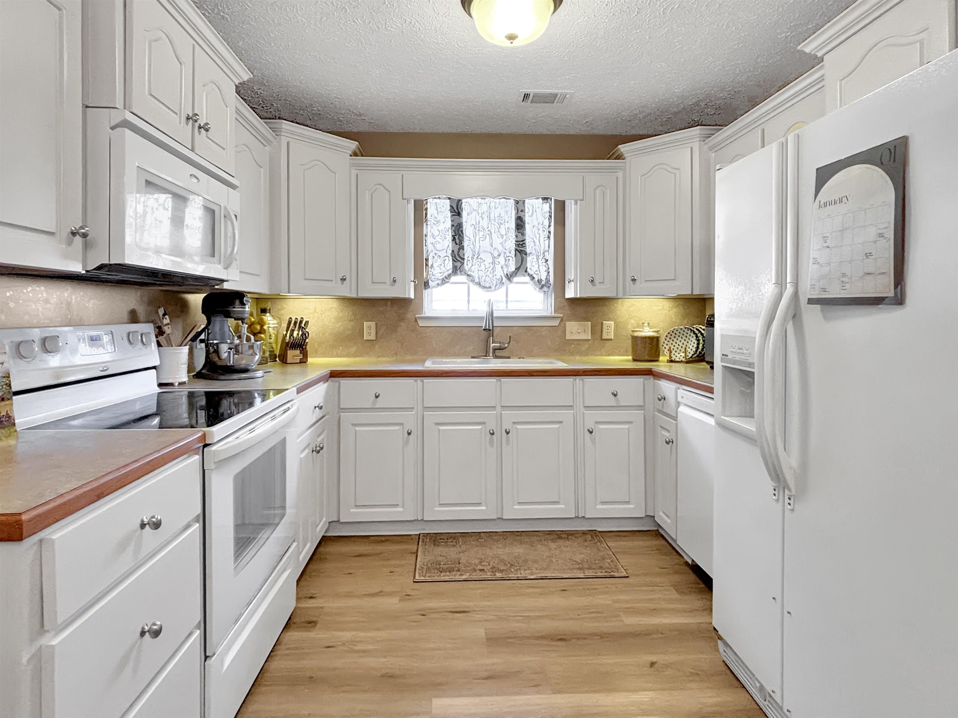 Property Photo: 105 Lucy Lane AR 72176