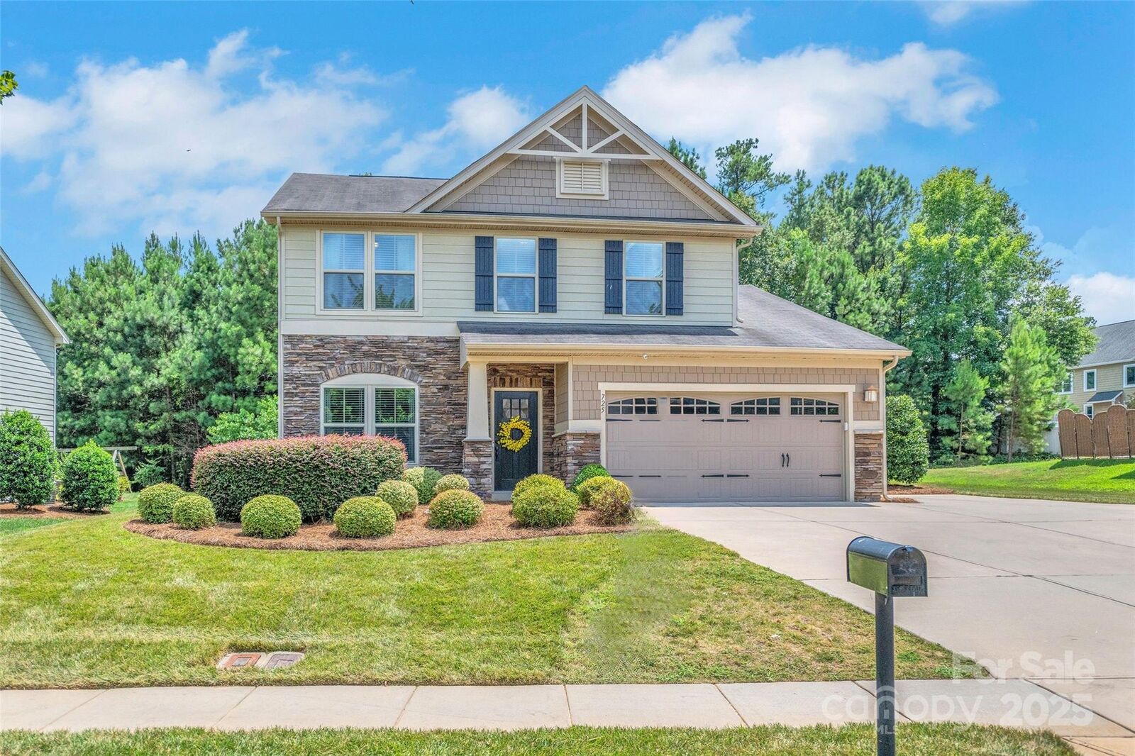 Property Photo:  725 Rosegate Drive  NC 28056 