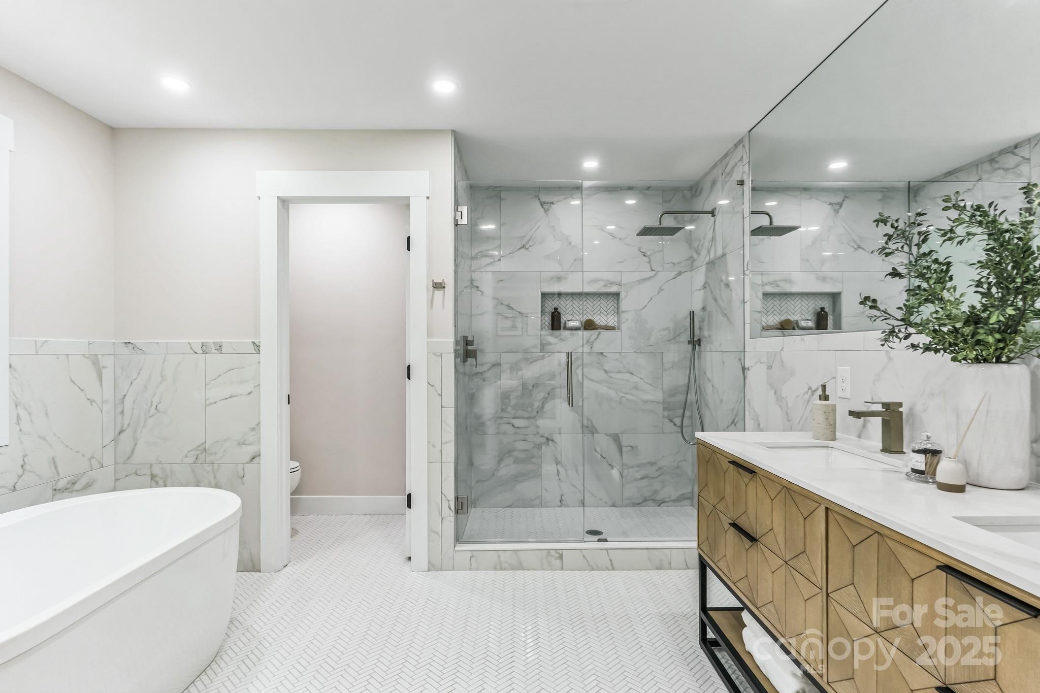 Property Photo: 1208 Tarrington Avenue NC 28205