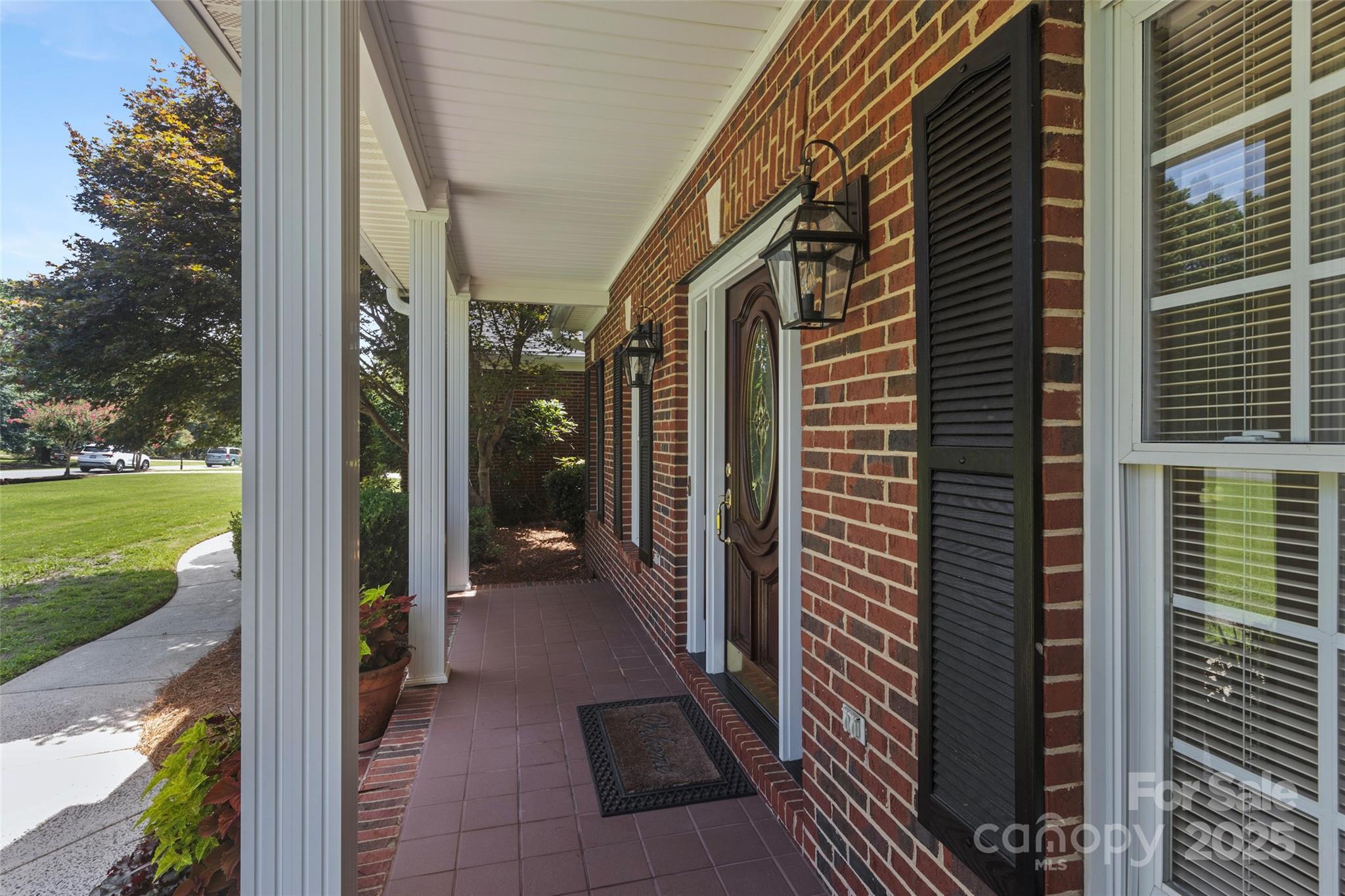 Property Photo: 6138 Highview Road NC 28104