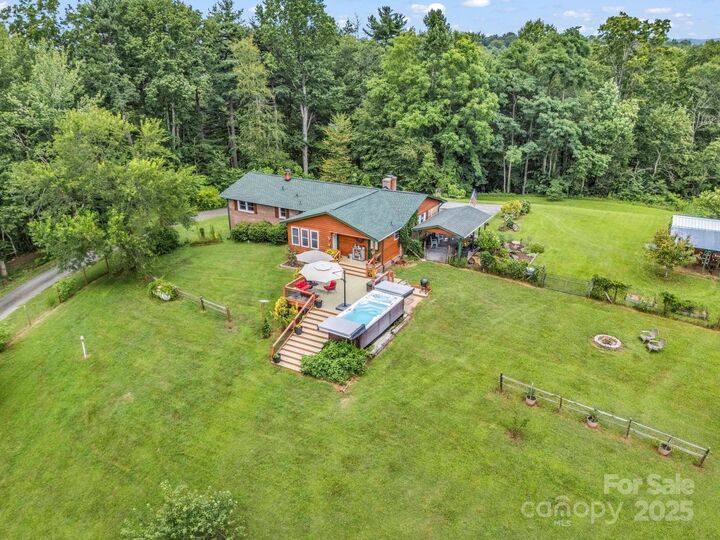 61 Overbrook Drive  Saluda NC 28773 photo