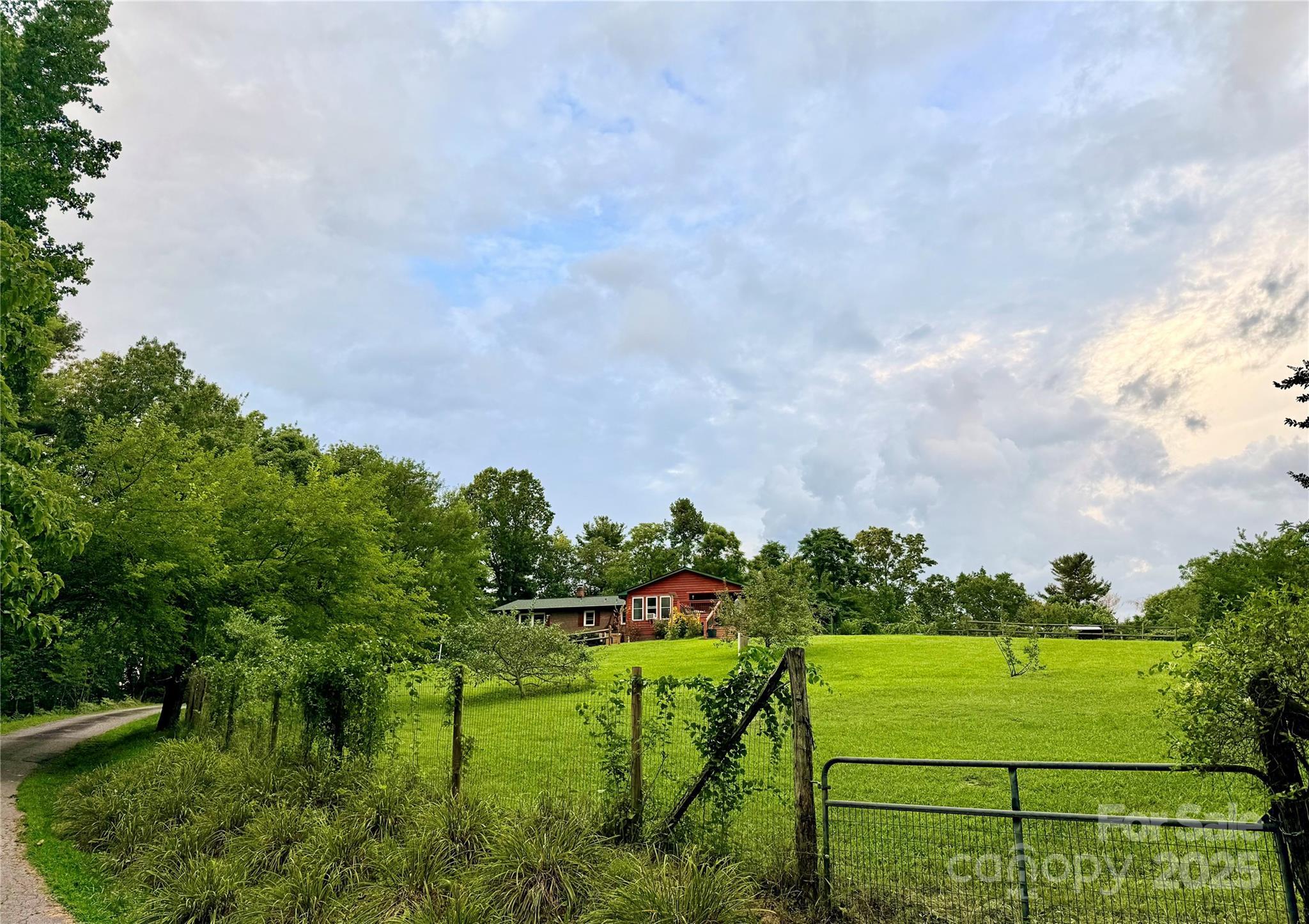 Property Photo: 61 Overbrook Drive NC 28773