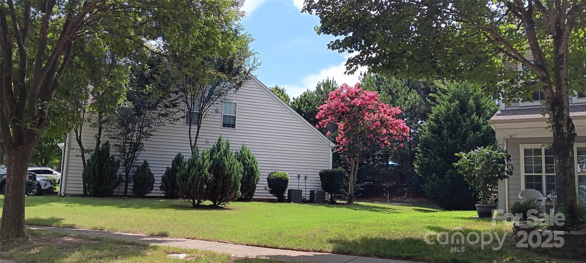 Property Photo: 18302 Victoria Bay Drive NC 28031