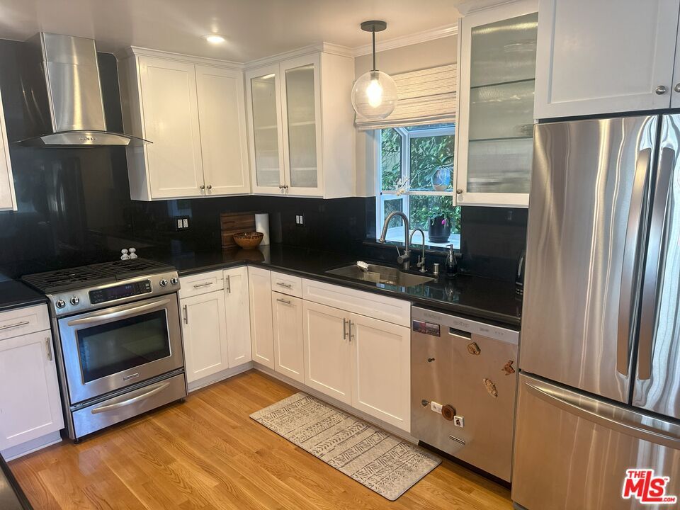 11662 Iowa Ave  Los Angeles CA 90025 photo
