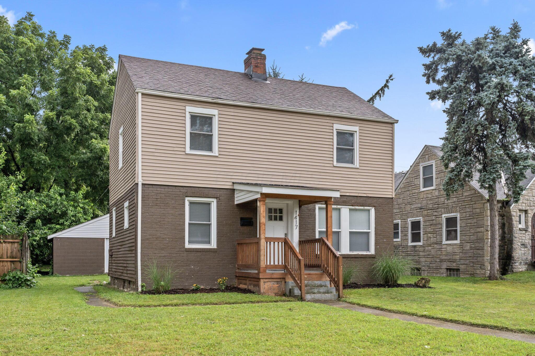 Property Photo: 1417 E Whittier Street OH 43206