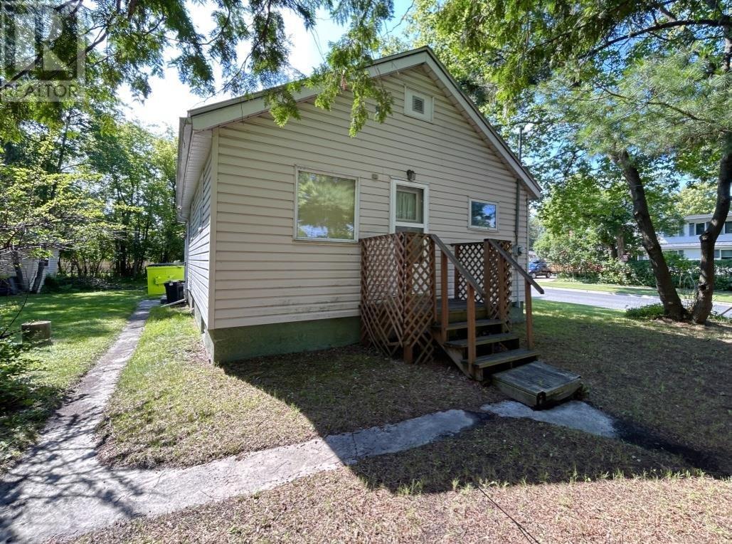 839 Portage Avenue North  Fort Frances ON P9A 2A7 photo