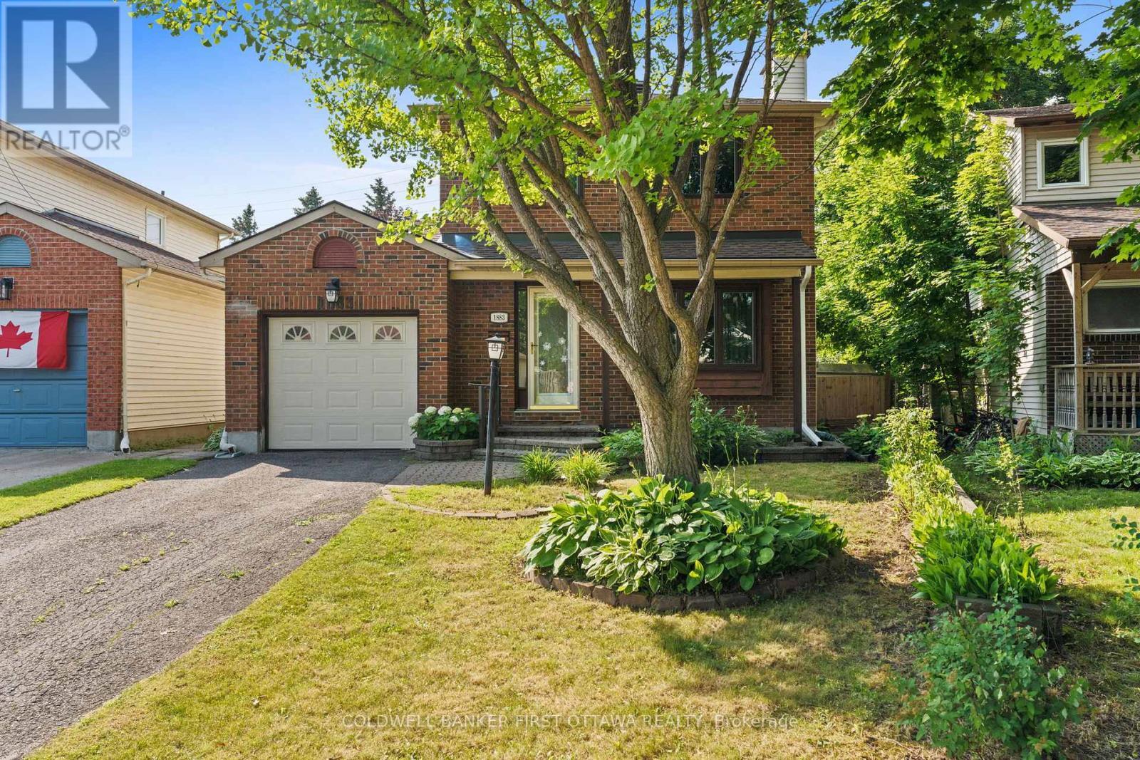 Property Photo: 1883 Des Prairies Avenue ON K1E 2R5