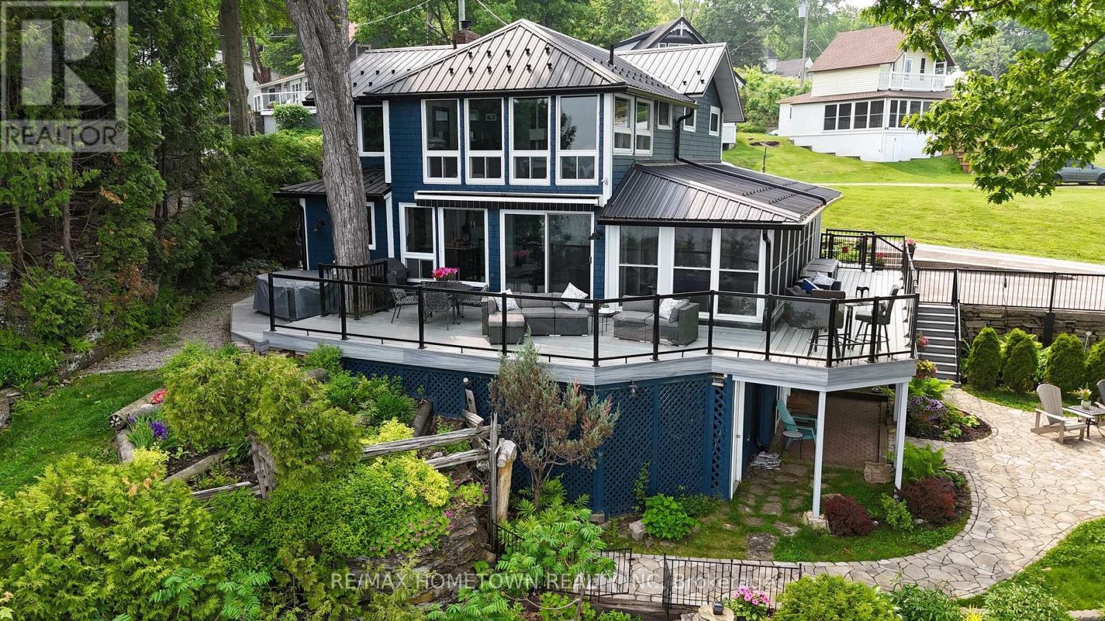 Property Photo: 130 Butternut Bay Road ON K6V 7E5