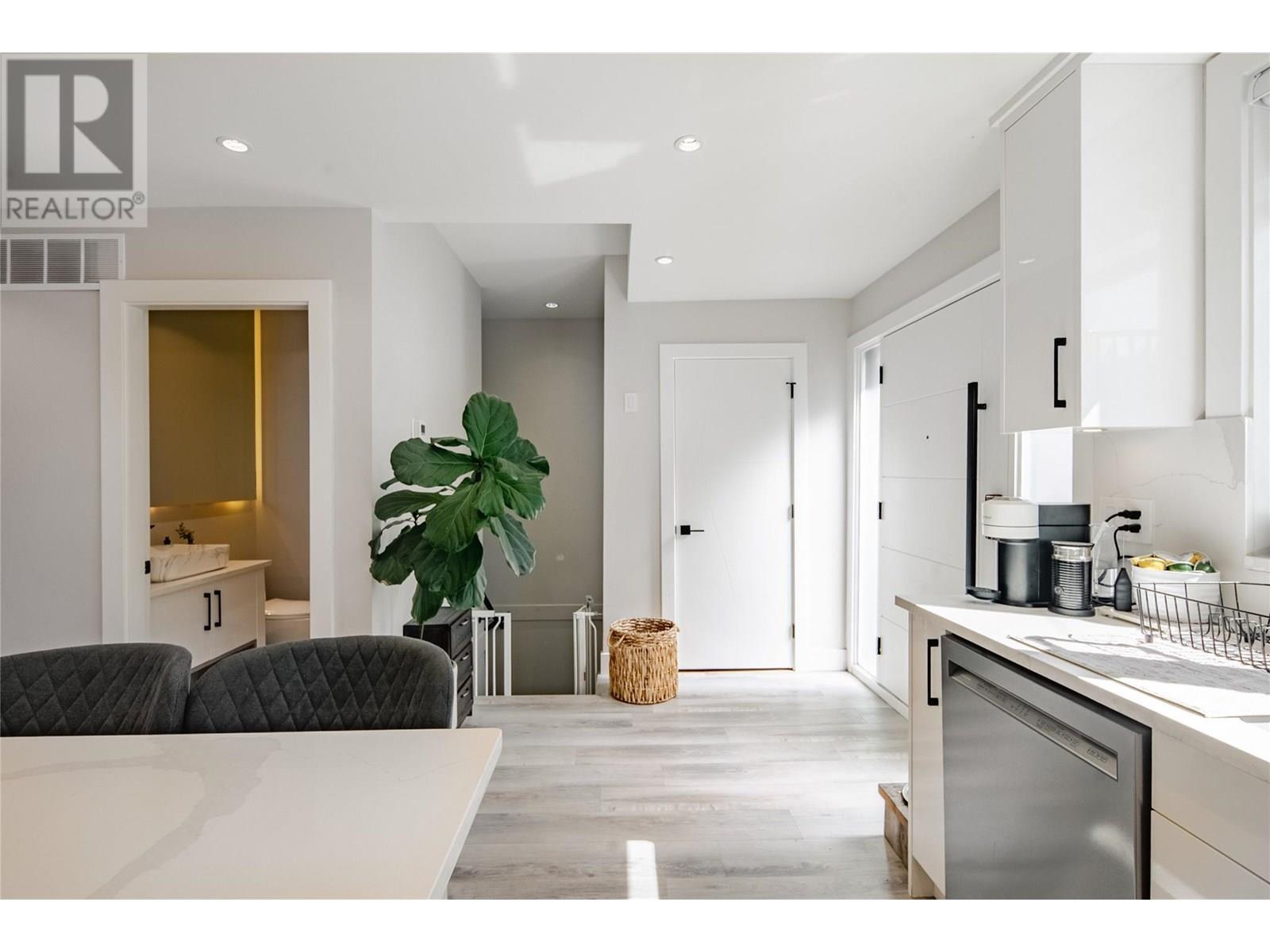 Property Photo: 1524 Lakeview Street BC V1Y 6R5
