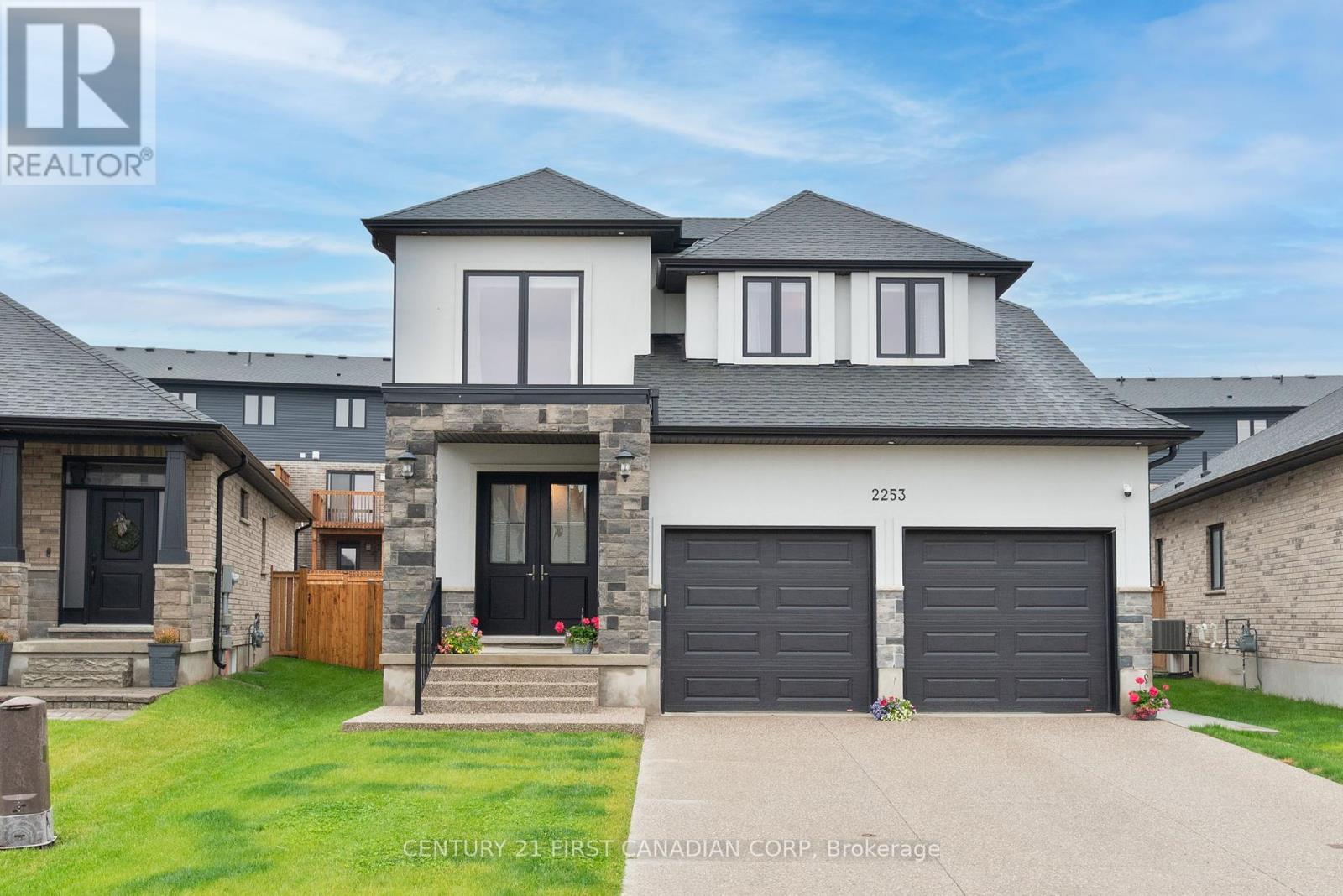 Property Photo:  2253 Linkway Boulevard  ON N6K 4N9 