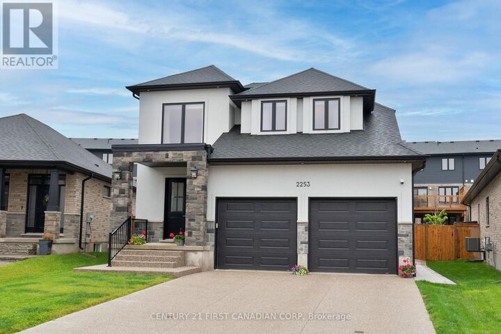 Photo de la propriété:  2253 Linkway Boulevard  ON N6K 4N9