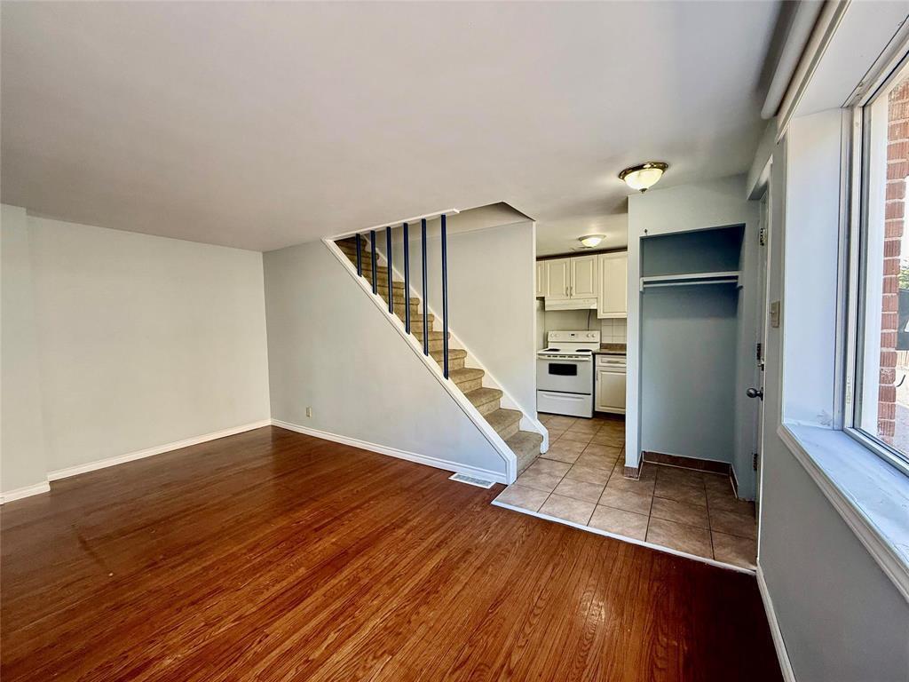 Property Photo:  944 Archibald Street  MB R2J 0Z1 