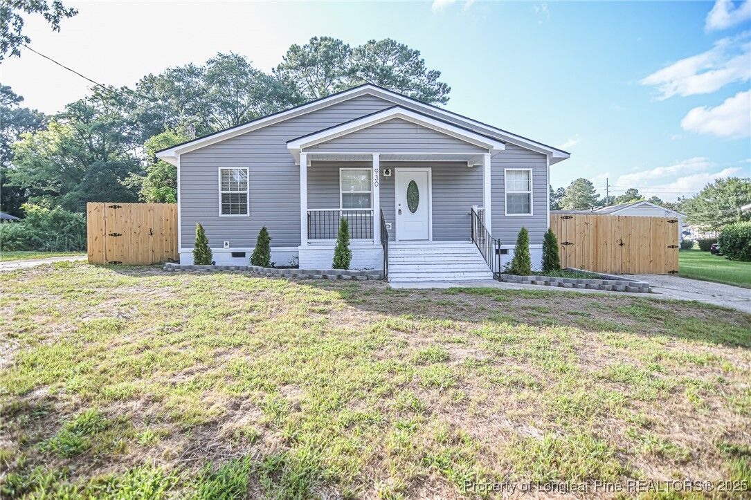Property Photo:  930 Fleetwood Drive  NC 28305 