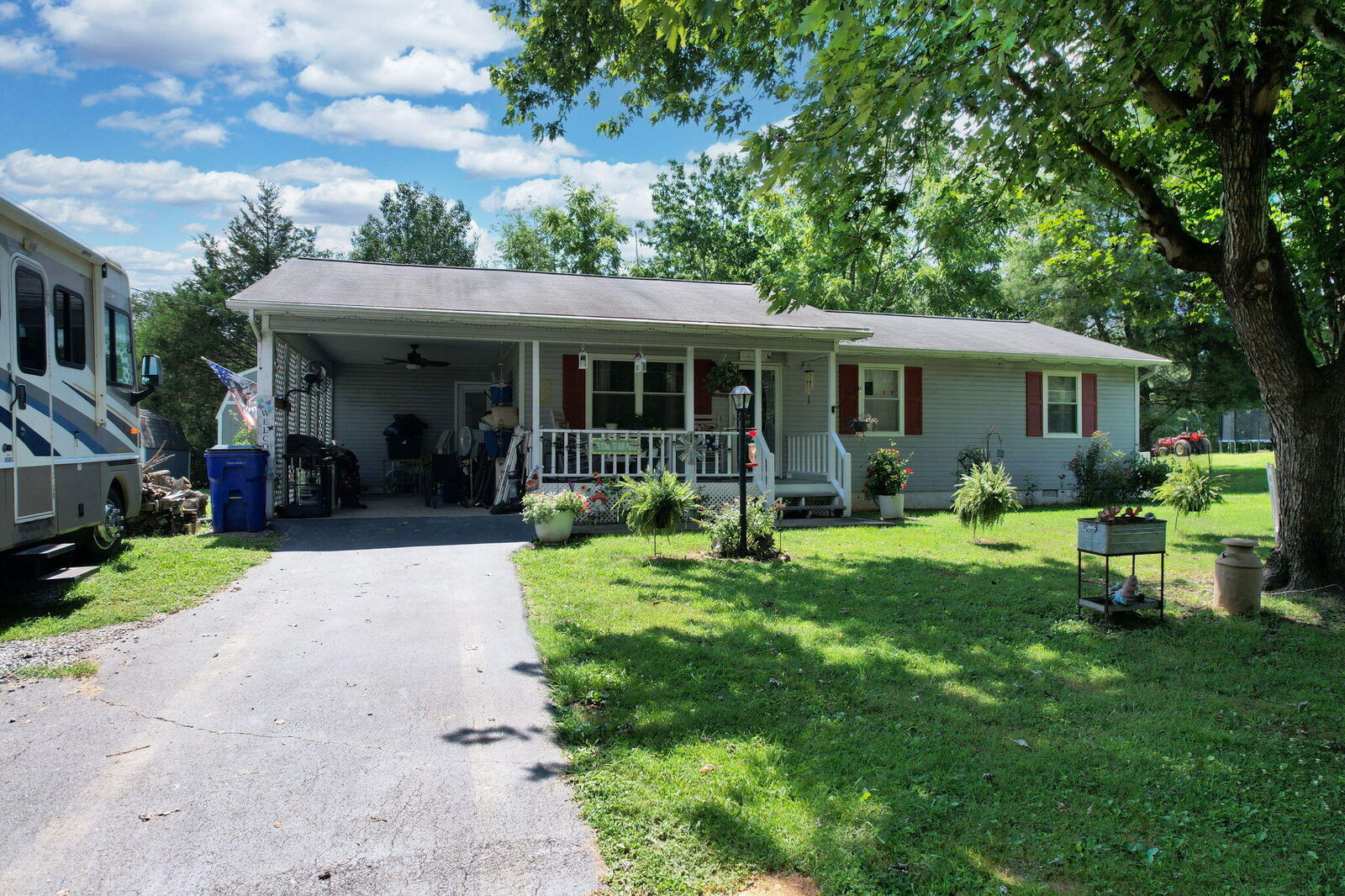 Property Photo: 278 Van Davis Road NW TN 37336