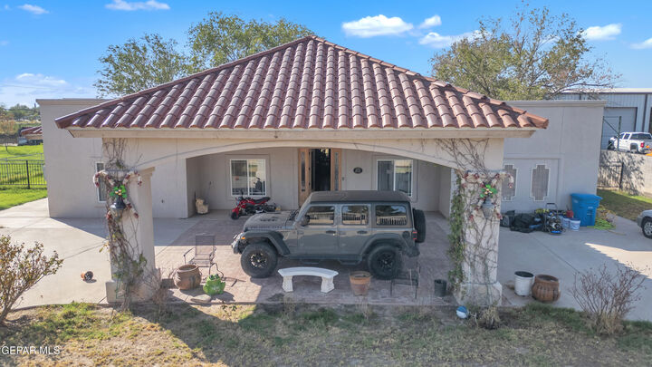 Property Photo: 1306 Aleli Road TX 79849