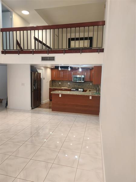 Property Photo: 20347 West Country Club Drive Th 15 FL 33180