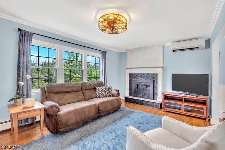 Property Photo:  9 Valley View Trl  NJ 07871 