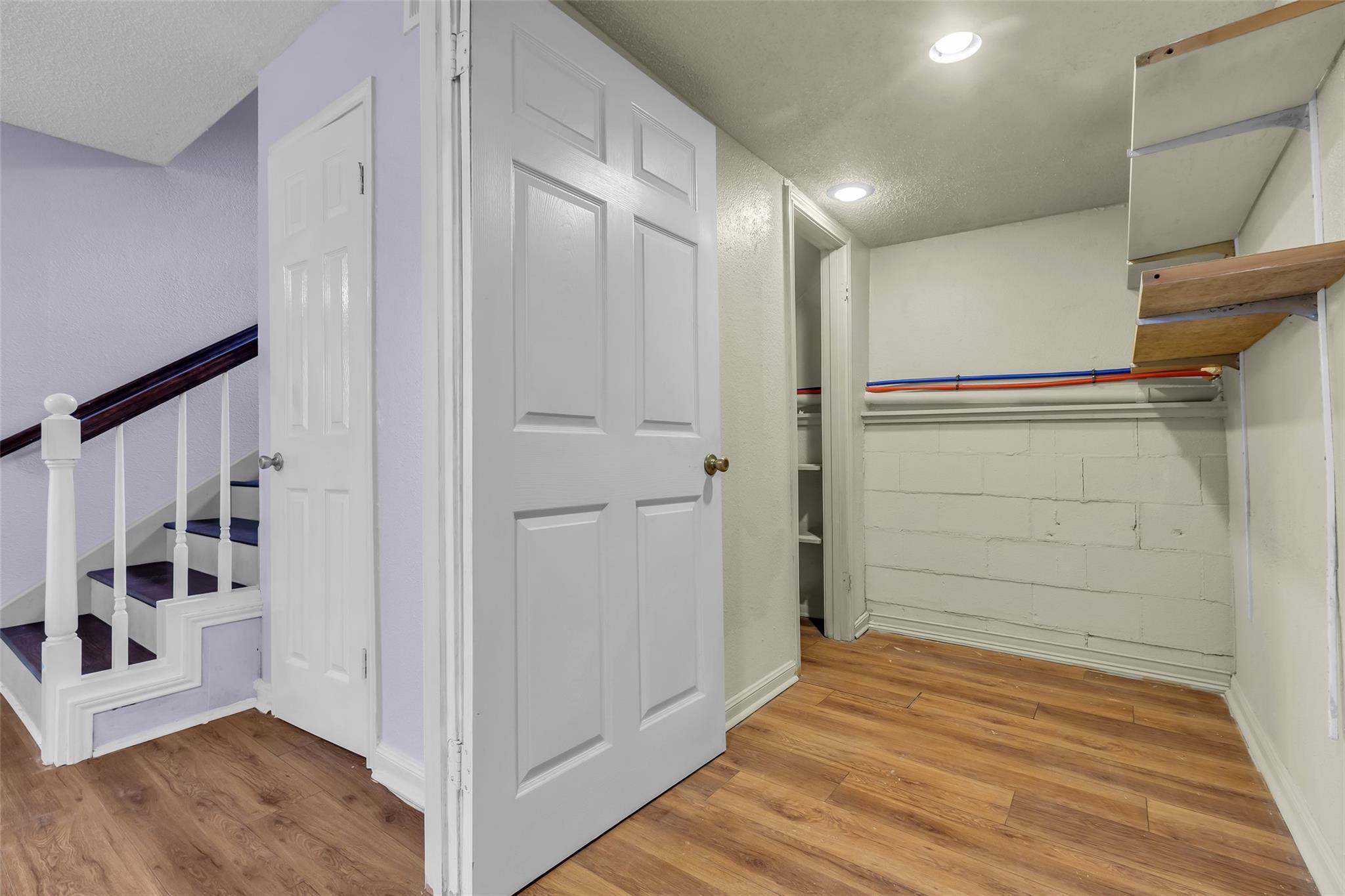 Property Photo:  9 Lakeview Manor  TX 77340 