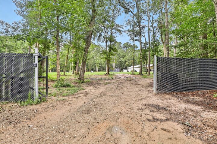 Property Photo:  24824 W Christine Dr Drive  TX 77372 