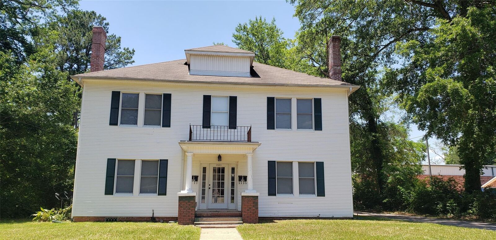 Property Photo: 403 S 7th Street 4 TX 75835