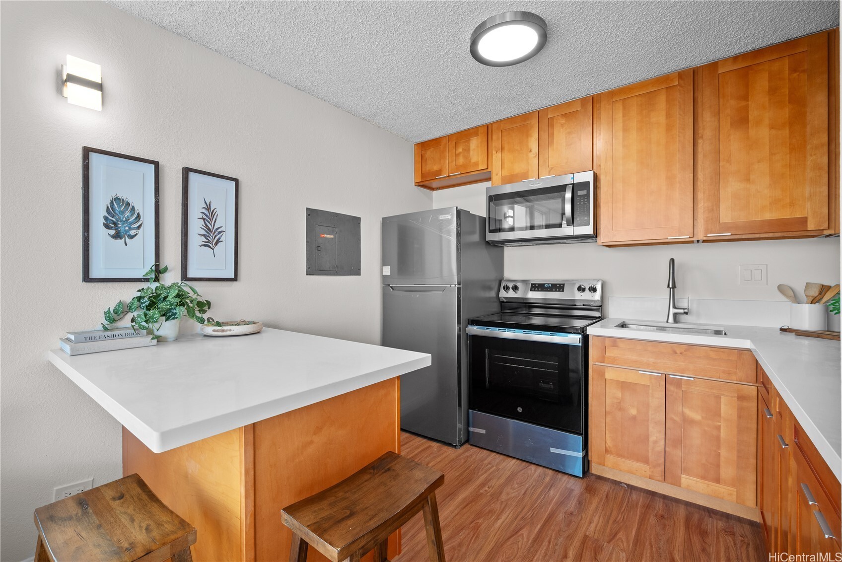Property Photo: 2754 Kuilei Street 1601 HI 96826