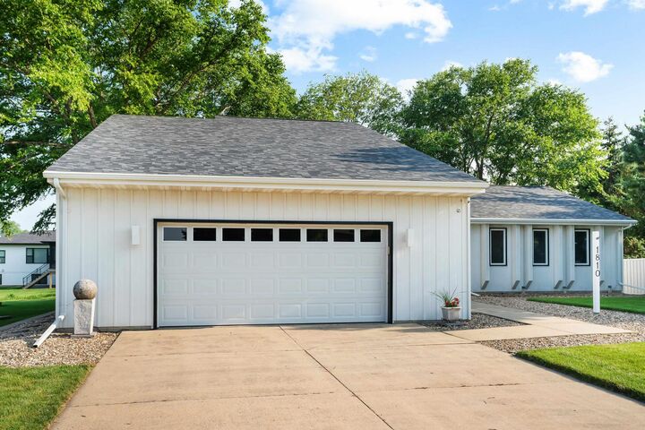 Property Photo: 1810 Donald Drive IA 50613