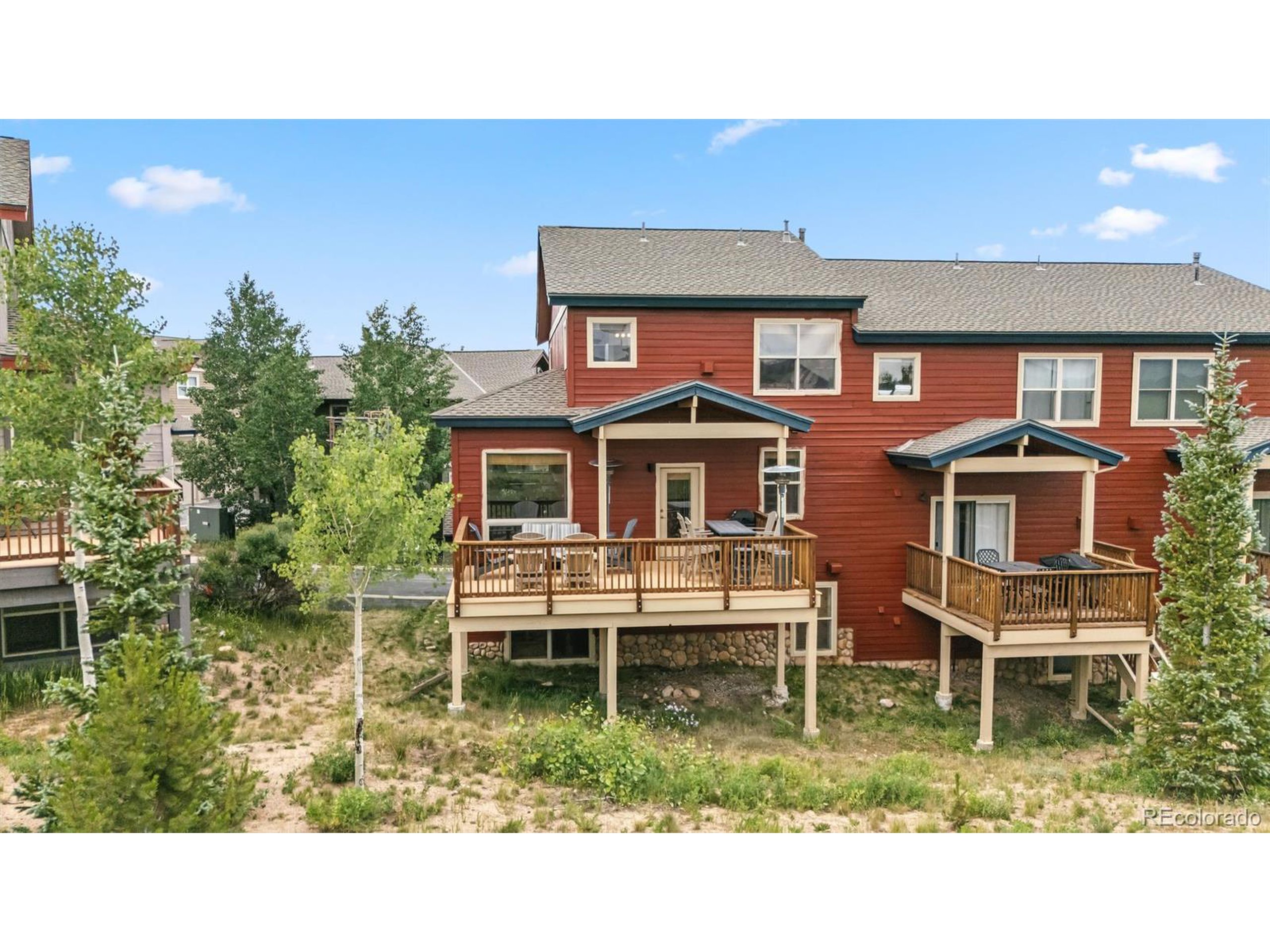 Property Photo:  