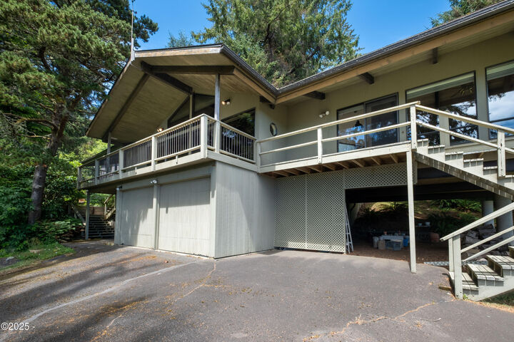 Property Photo: 2815 E Slope Road OR 97368