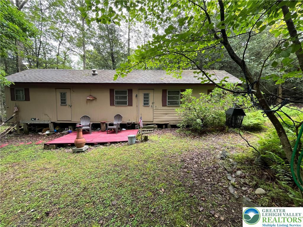Property Photo: 255 Buck Fever Trail PA 18355