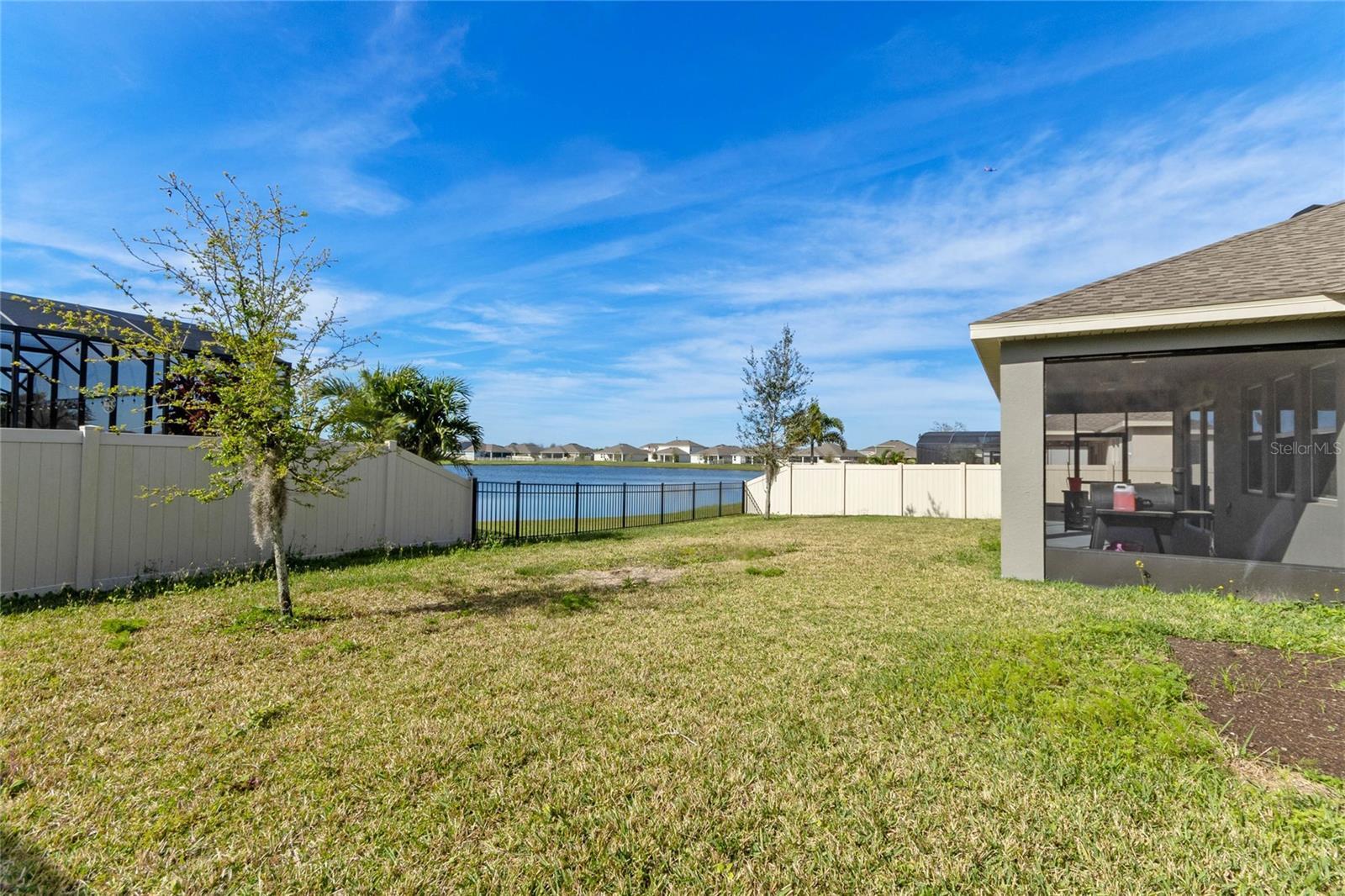 Property Photo: 5423 Manchester Drive FL 34771