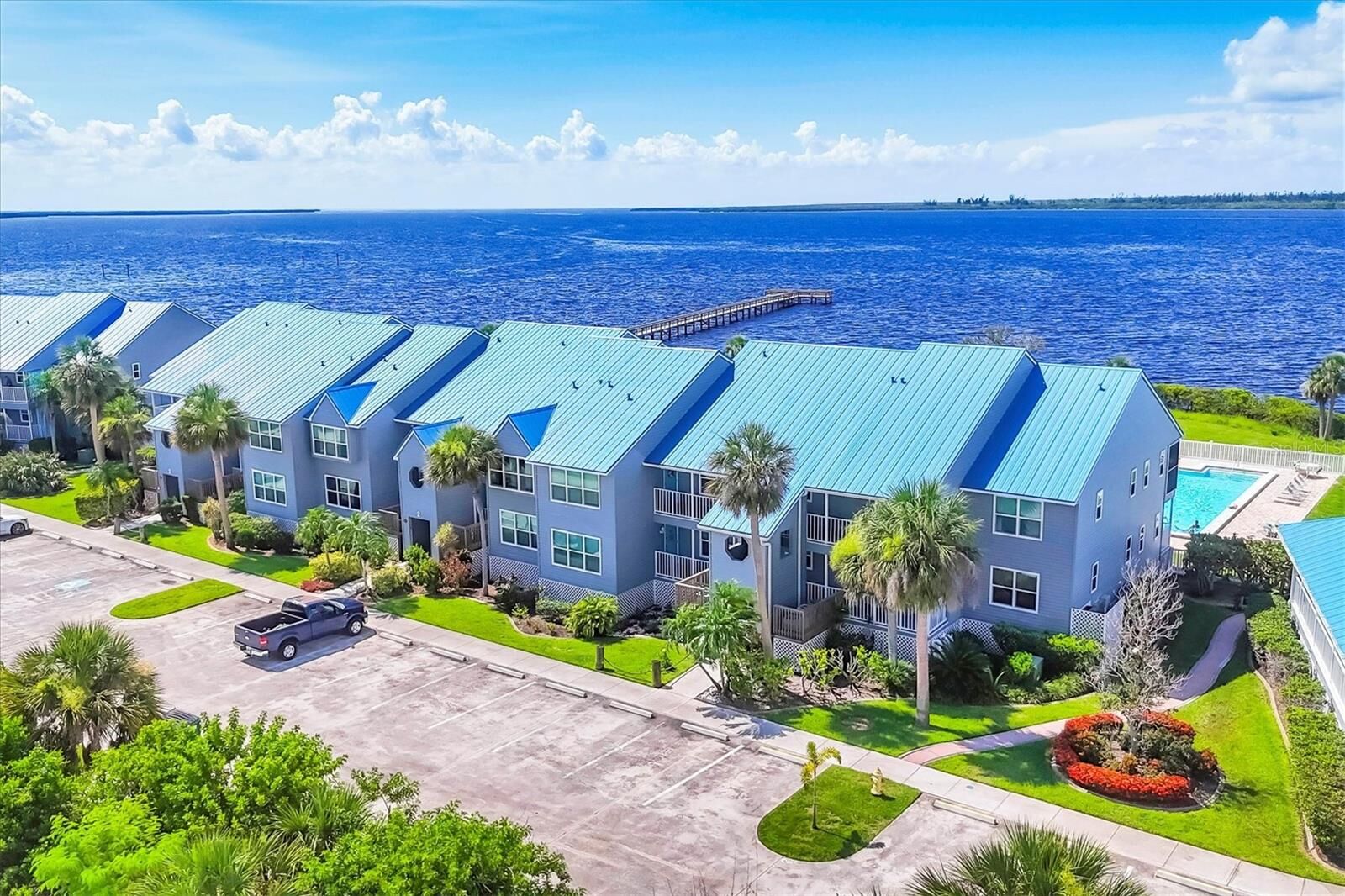 Property Photo:  4410 Warren Avenue 206  FL 33953 