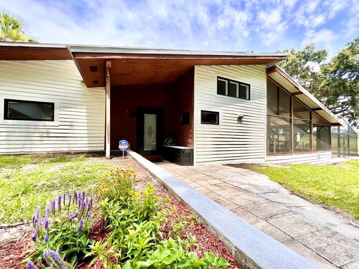 Property Photo: 9417 Trout Lake Road FL 32818