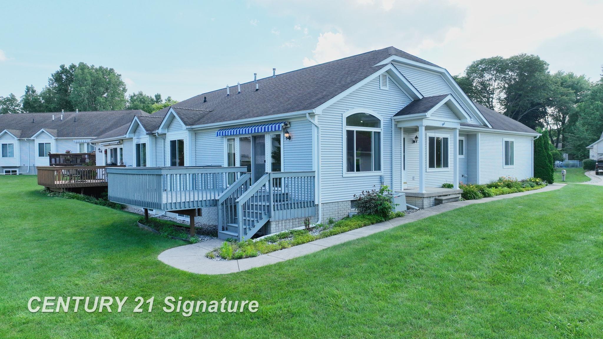 Property Photo:  132 Aberdeen Drive  MI 48433 