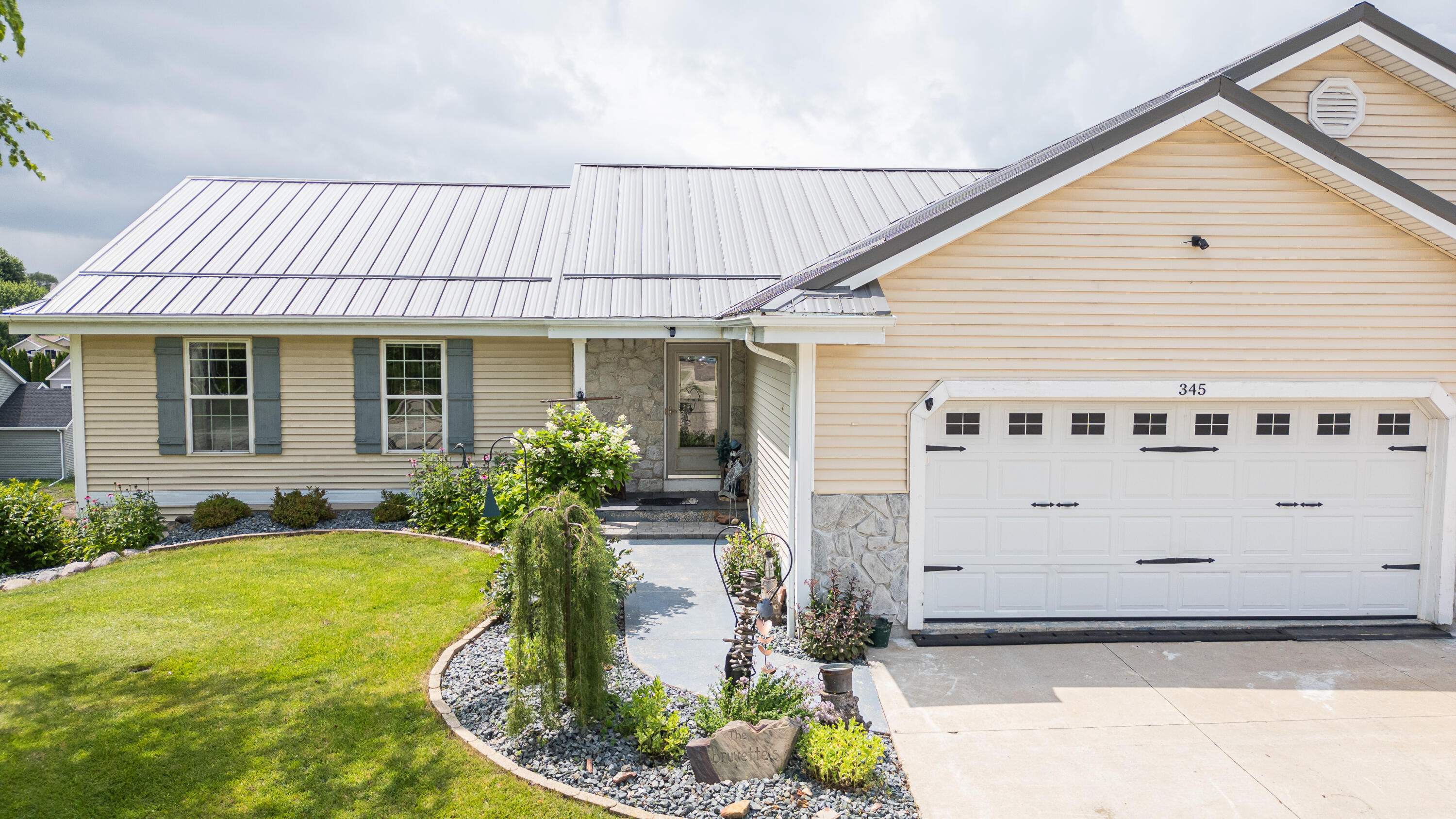 Property Photo: 345 Birchwood Ln WI 53091