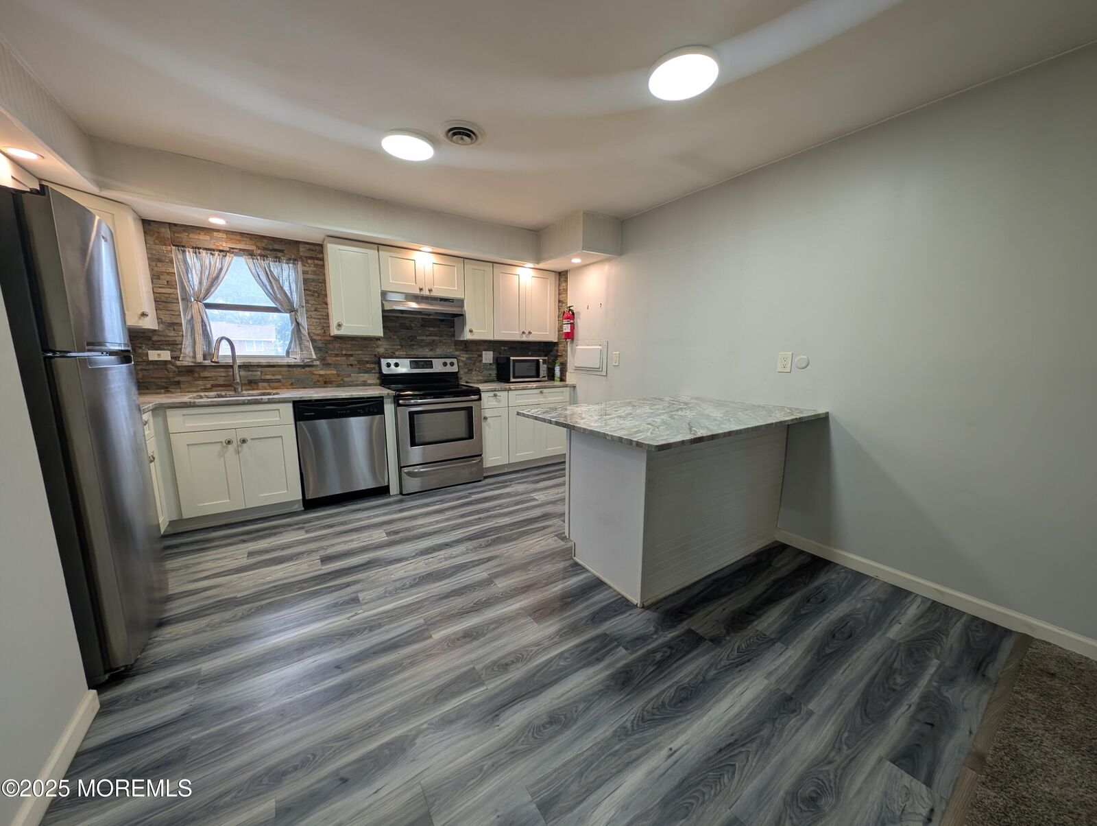 Property Photo:  44J Cambridge Court  NJ 08701 
